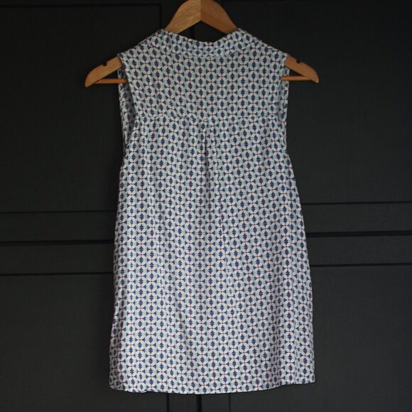 Just Living | Linen Blend Sleeveless Shirt w Mother of Pearl Buttons - Picture 6 of 6